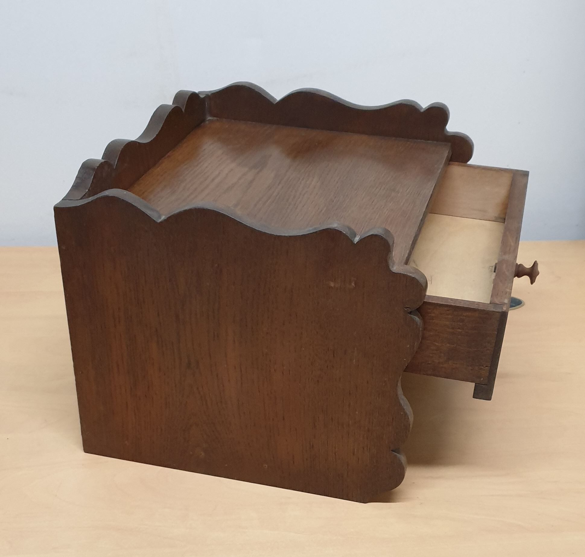 Vintage shelf to install or hang