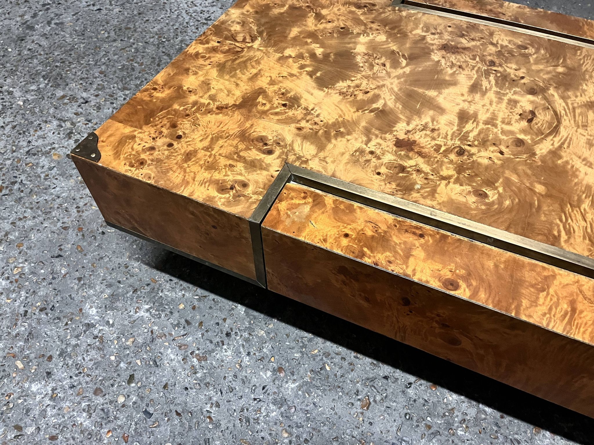 designer coffee table in elm burl with integrated drawers, Roche Bobois 1970