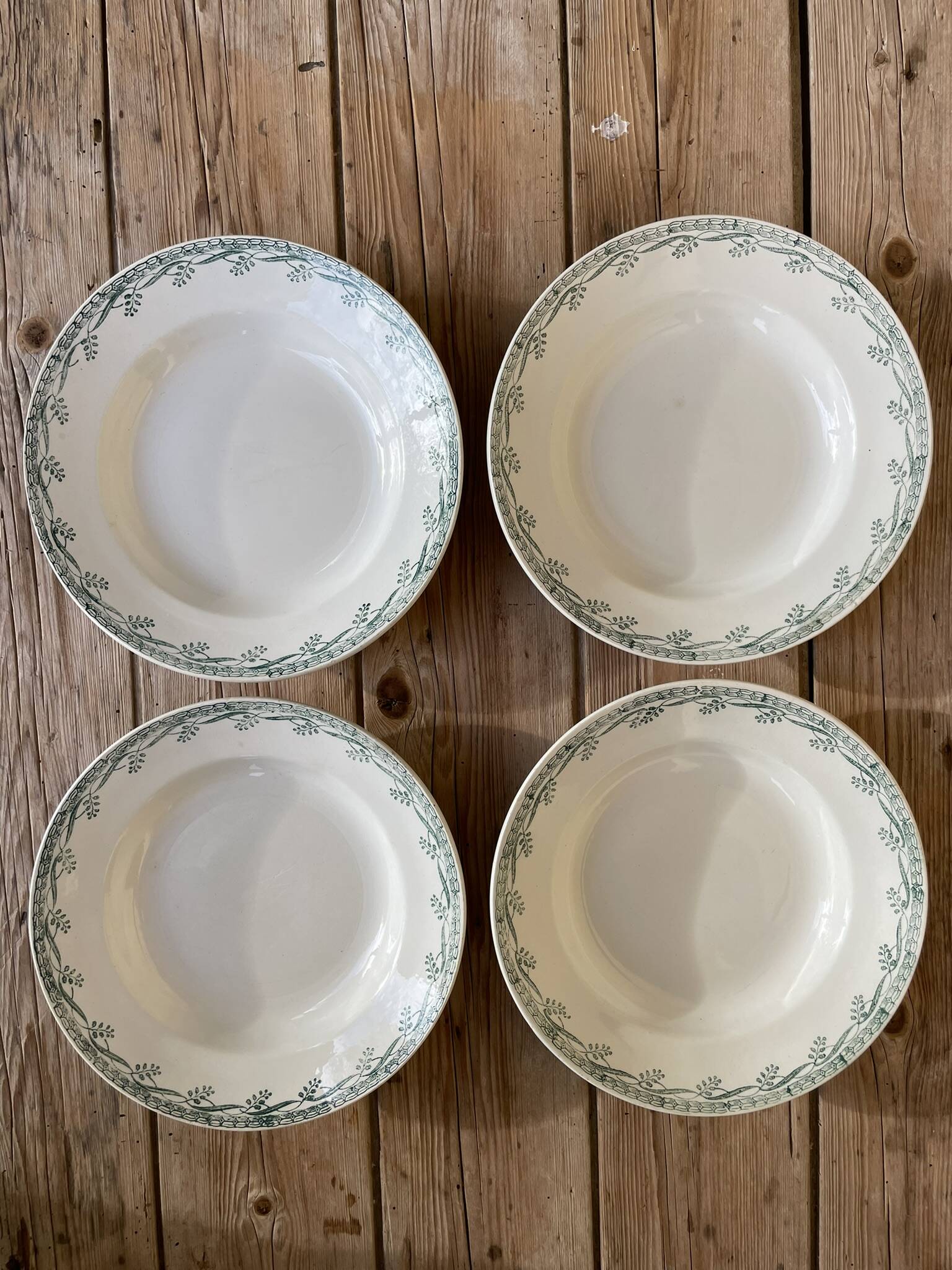Set of 4 MDL & Hamage ironstone soup plates