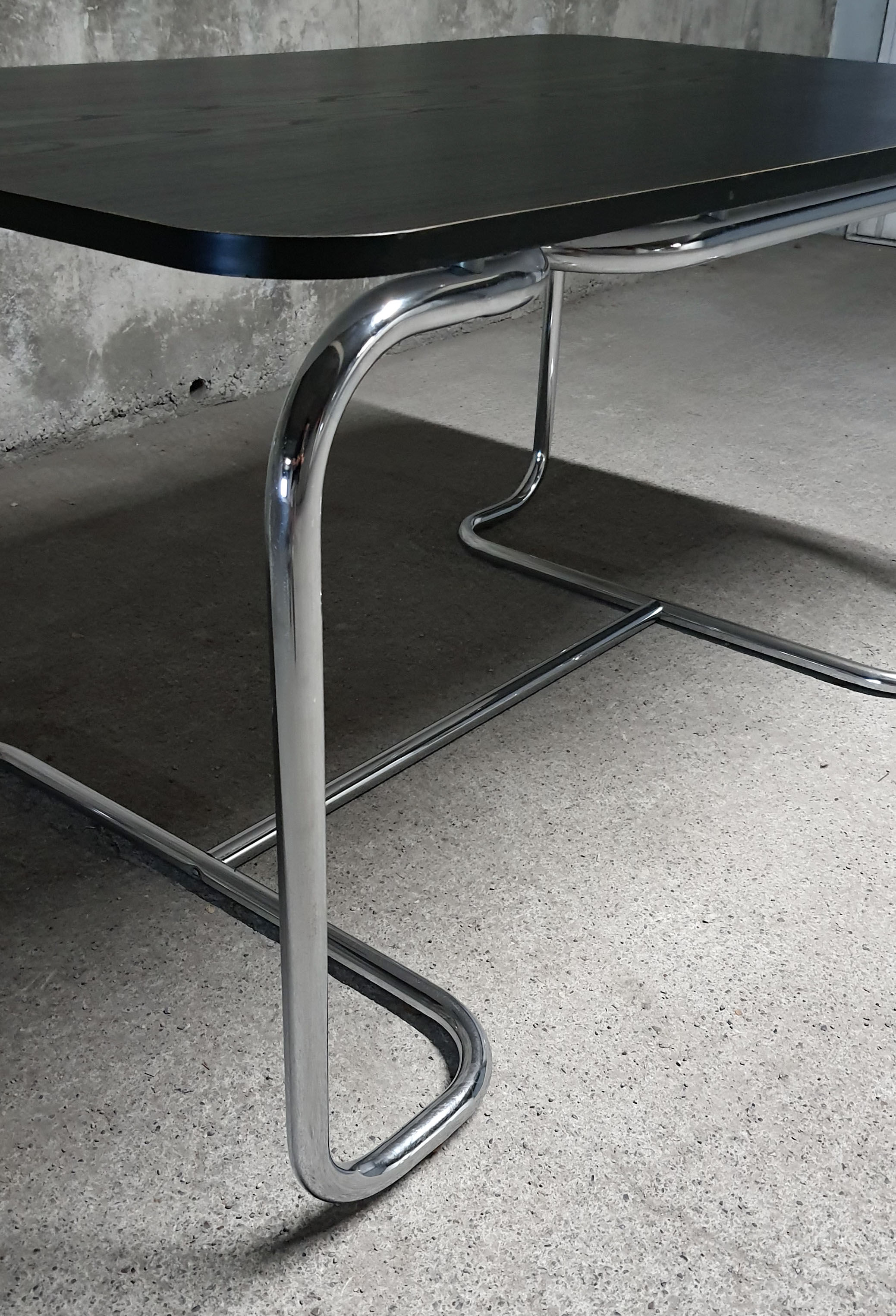 Modernist design dining table 1970/1980