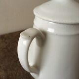 Cafetiere in fire porcelain or white sandstone (P. precious) of Grigny