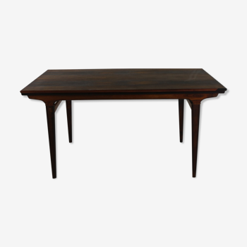 Sixties beautiful grained rosewood dining table by Denmark Sixties beautiful grained rosewood dinin