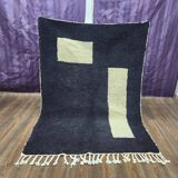 Handmade traditional Beni Ourain Berber rug 150 x 250 cm