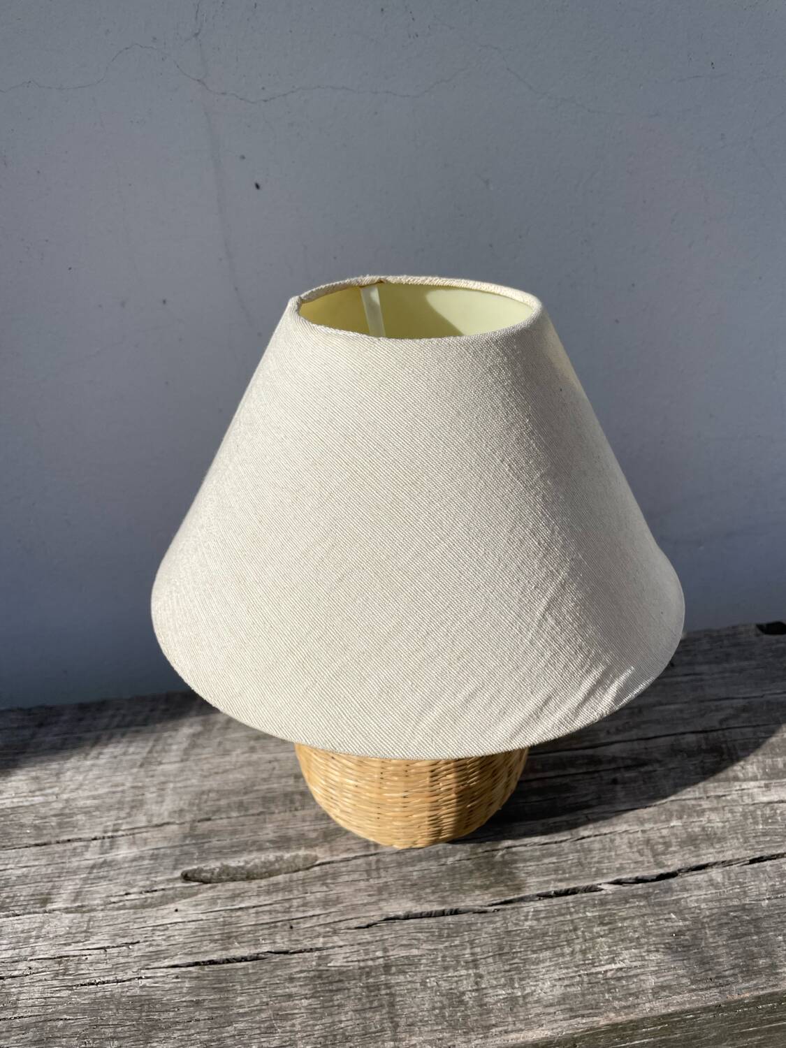 Rattan bedside lamp