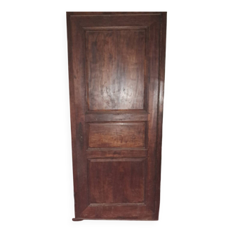 Armoire en bois massif