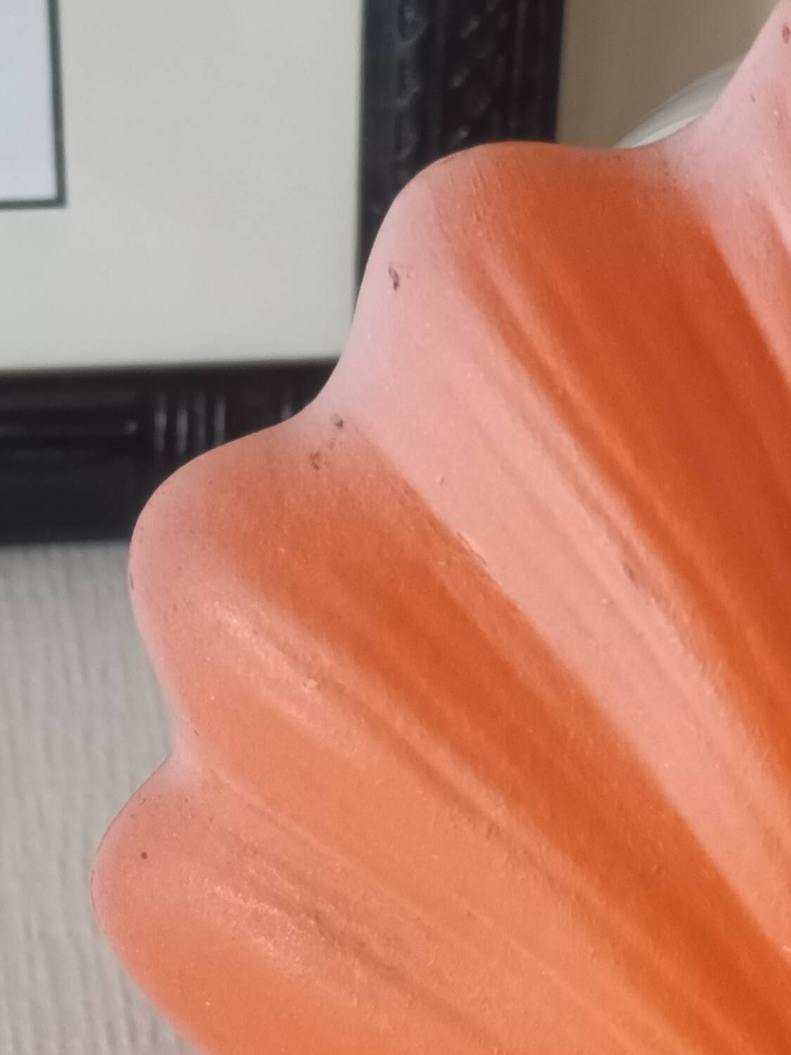 Vintage ceramic seashell lamp