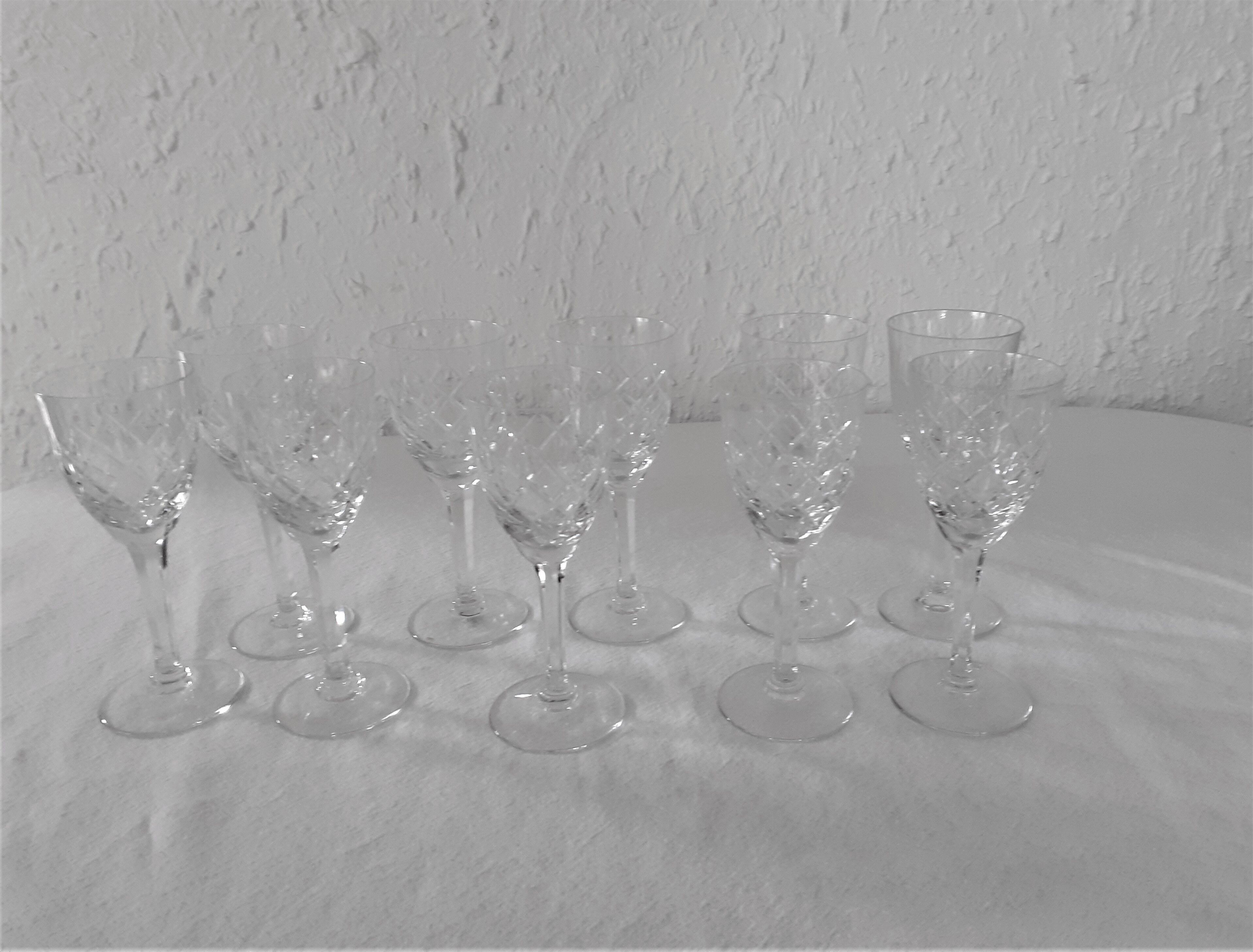 10 crystal wine glasses of Lorraine cut crystal