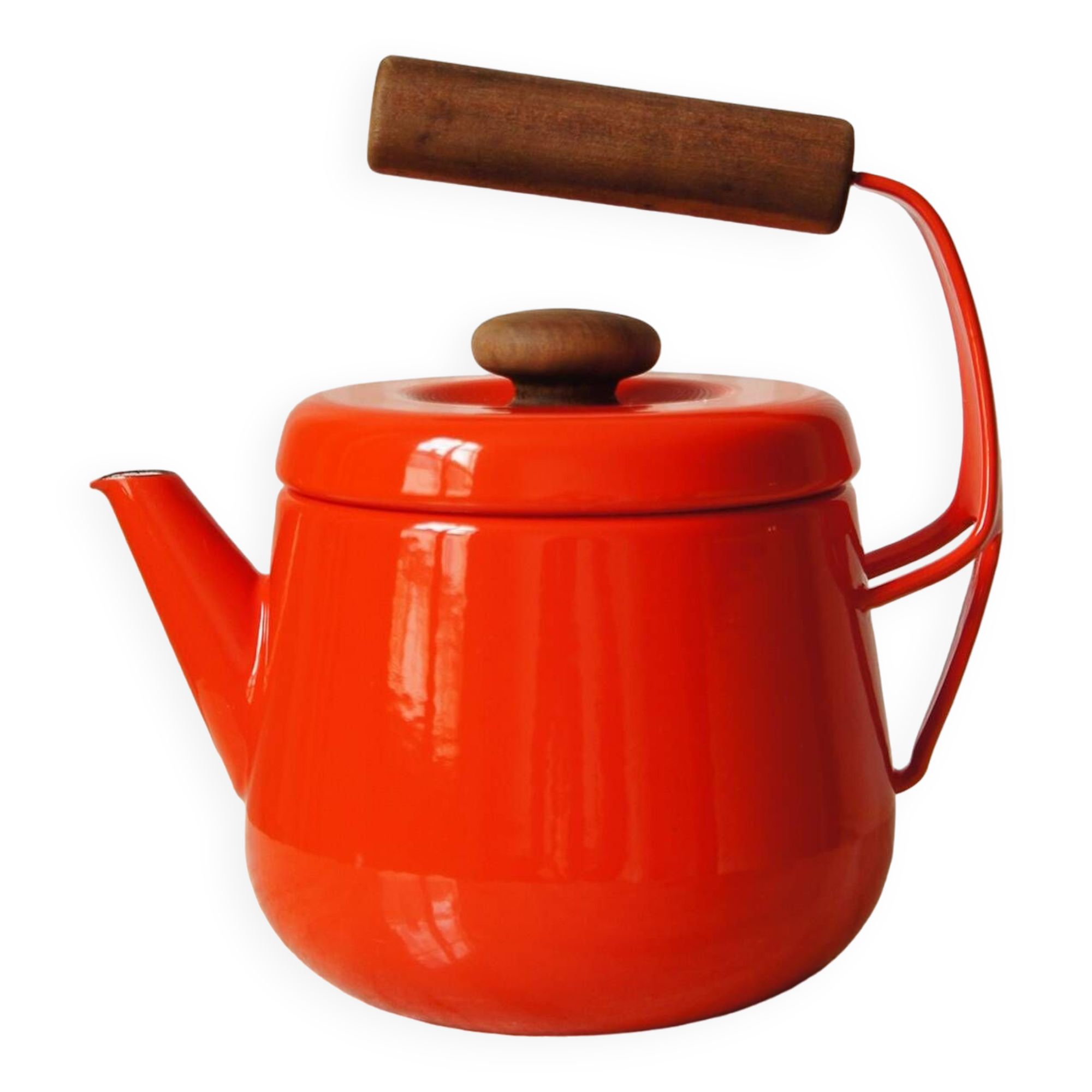 Kobenstyle Jens Quistgaard kettle in enameled metal & solid wood