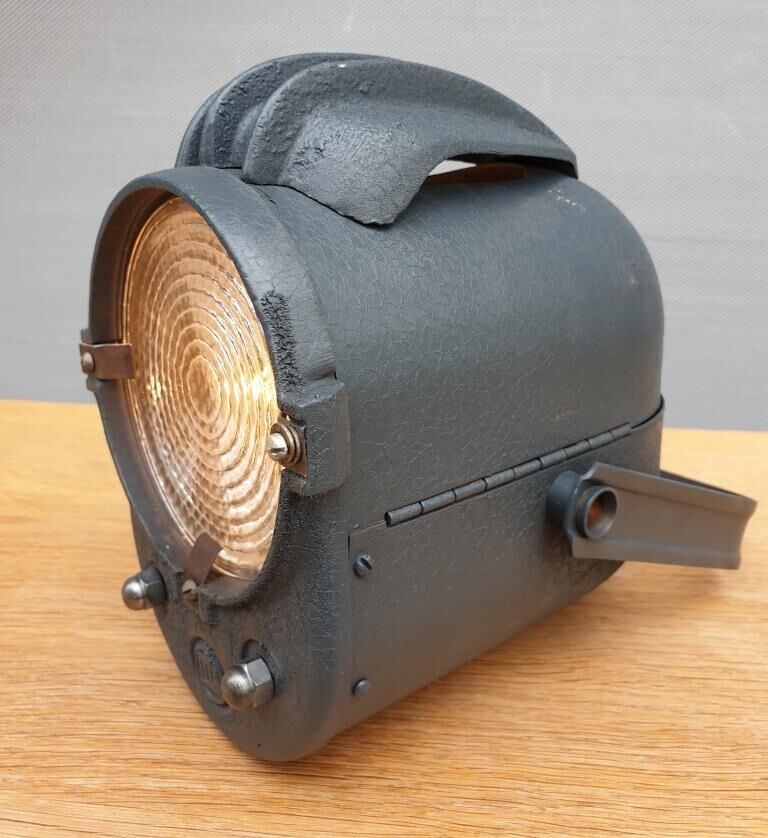 Lita vintage 1950 cinema-theatre projector lamp