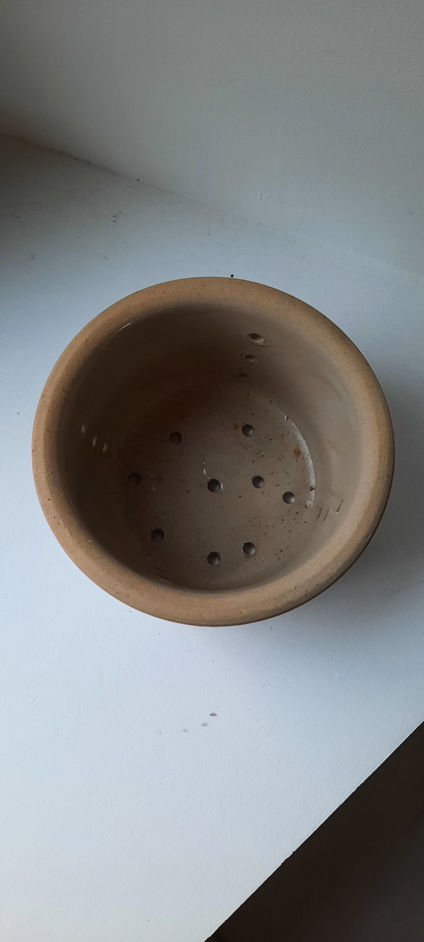 Pot a faisselle ancient