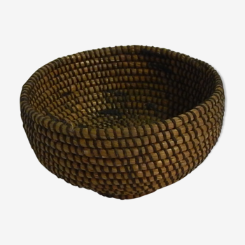 Old braided straw cup (bourgne)