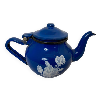 Enamelled teapot