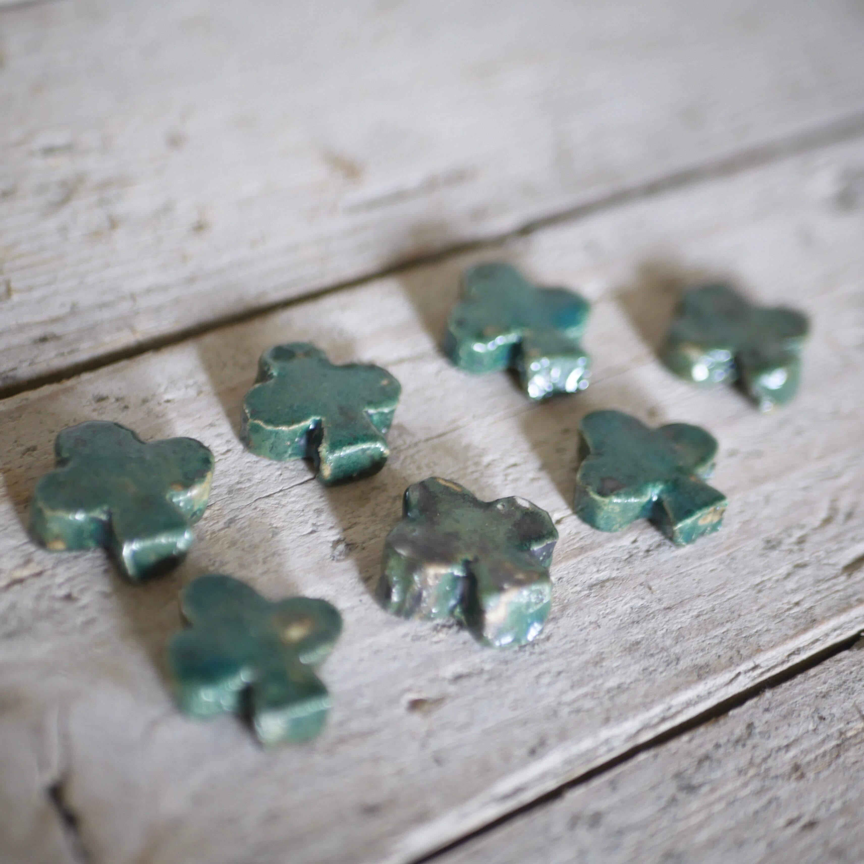 Green enamel knife holder