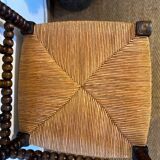 Corner chair in turned wood and straw
