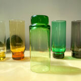 6 verres colorés et panier en laiton vintage