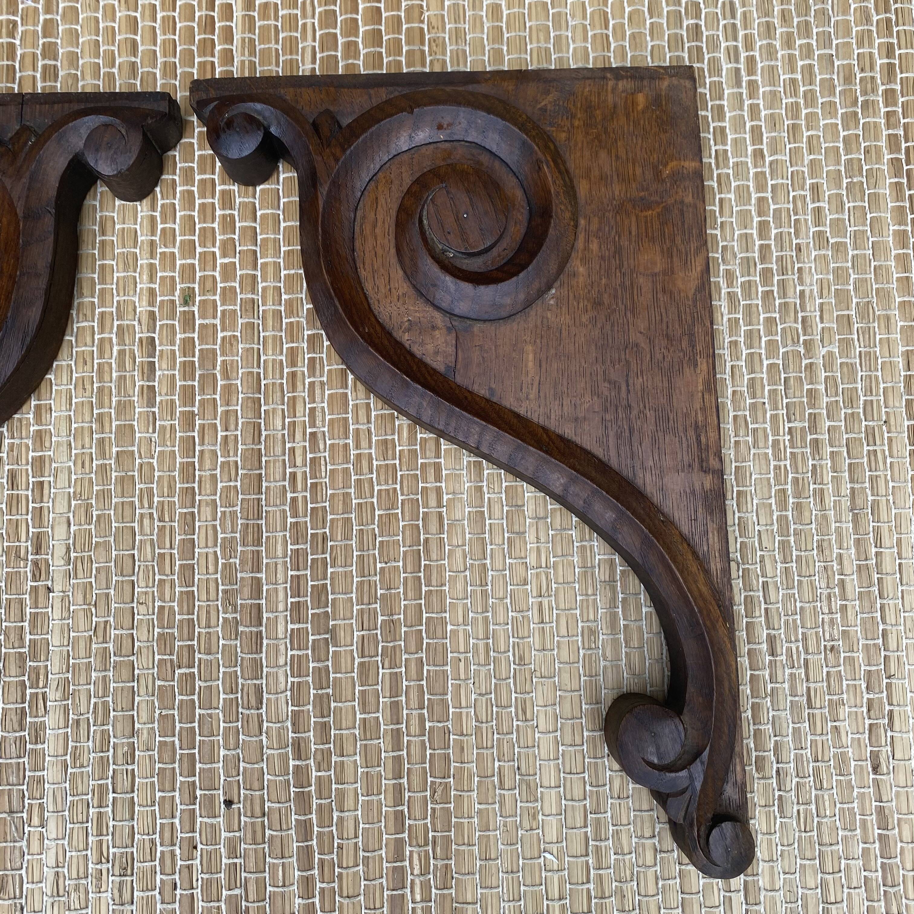 Decorative element, carved wooden wall brackets