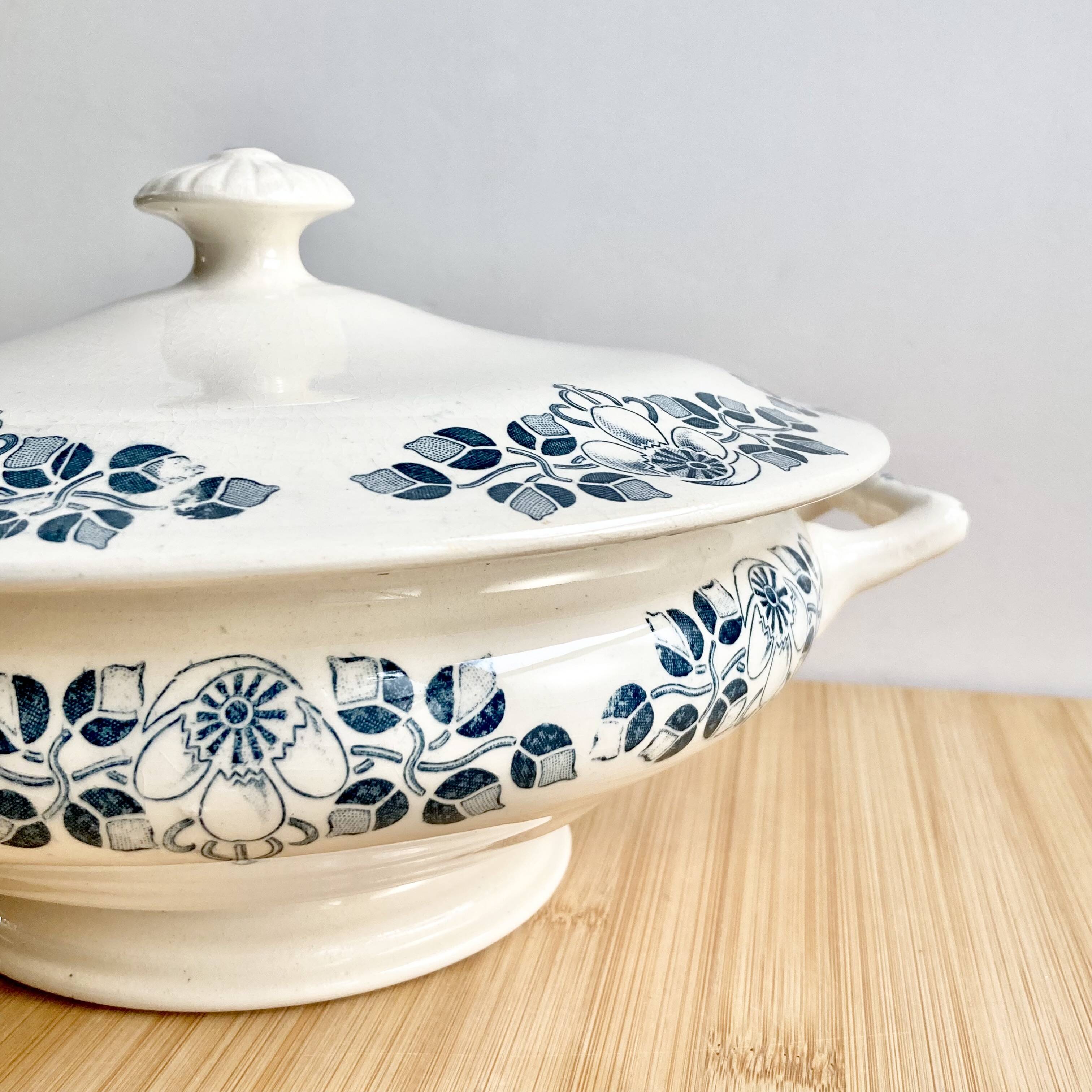 Longchamp iron earth tureen / vegetable bowl