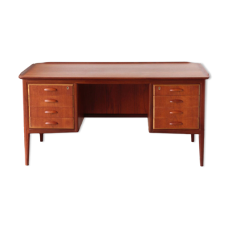 Desk Svend Aage Madsen: Danish Teck & Design (HP Hansen)