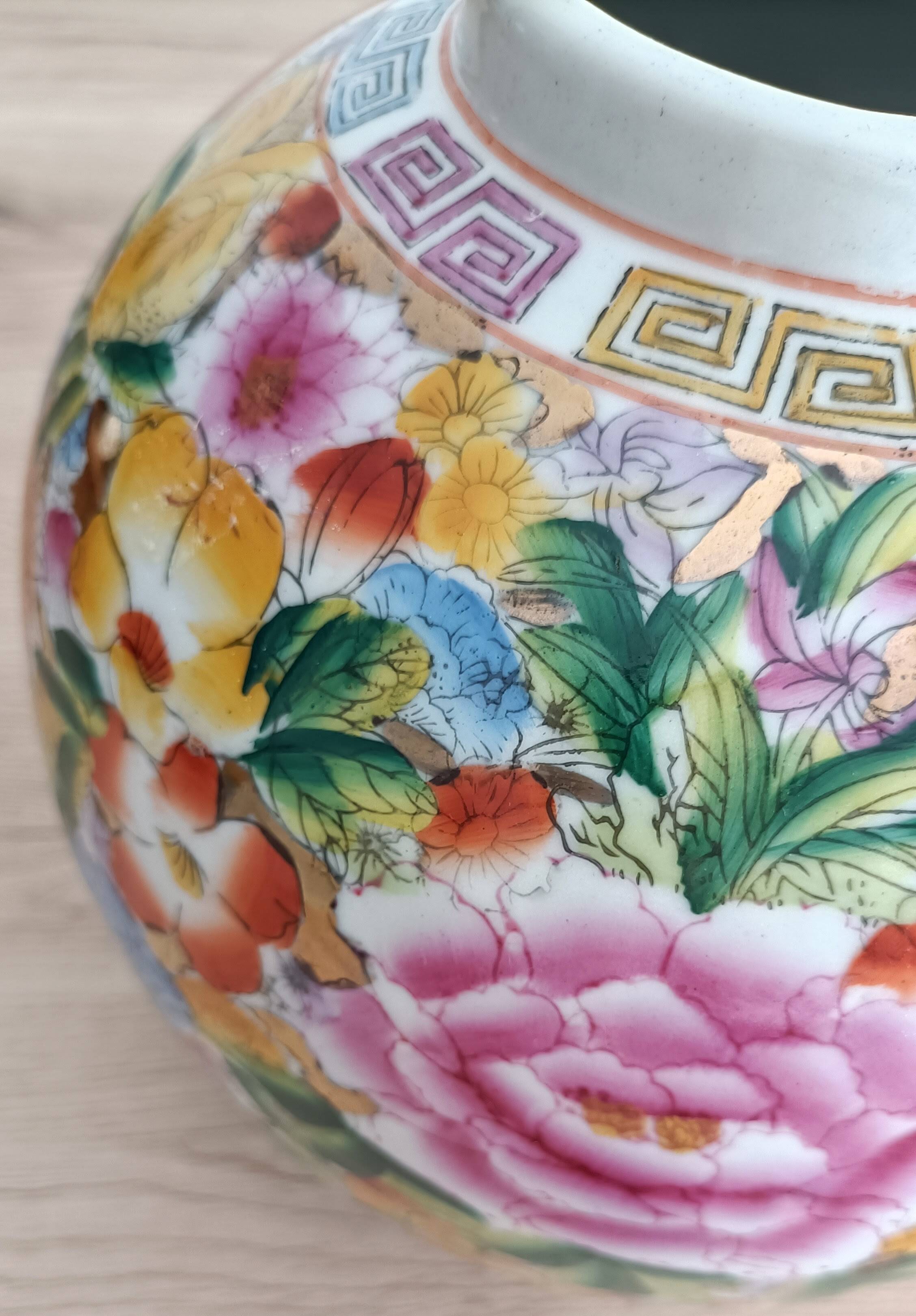 Large Chinese ginger jar with multi-colored porcelain lid