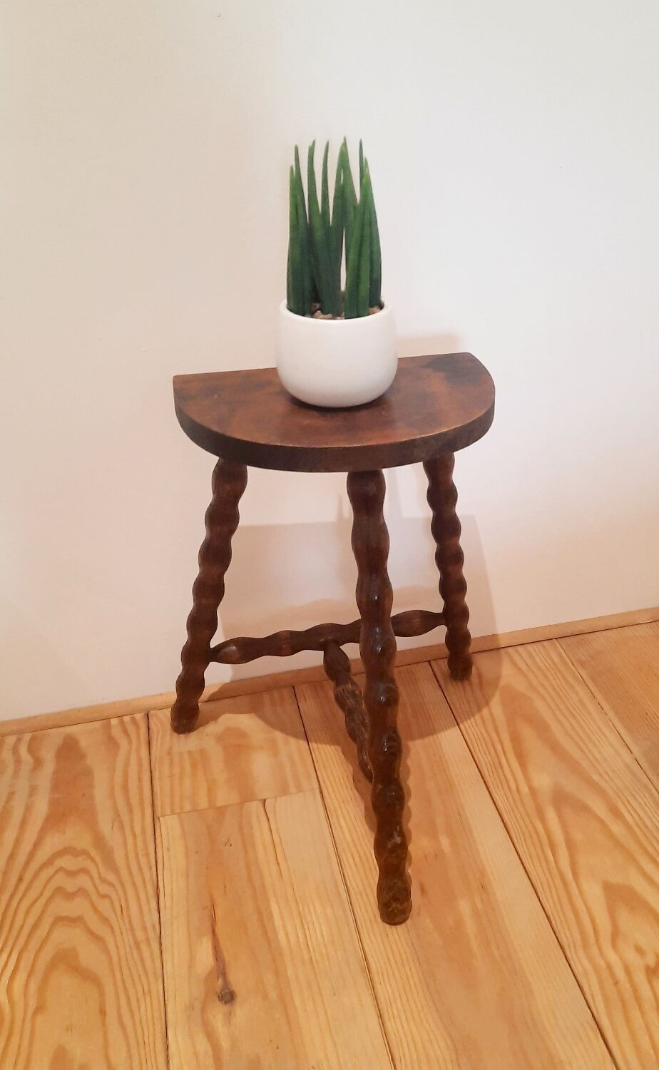 Wooden stool turned feet