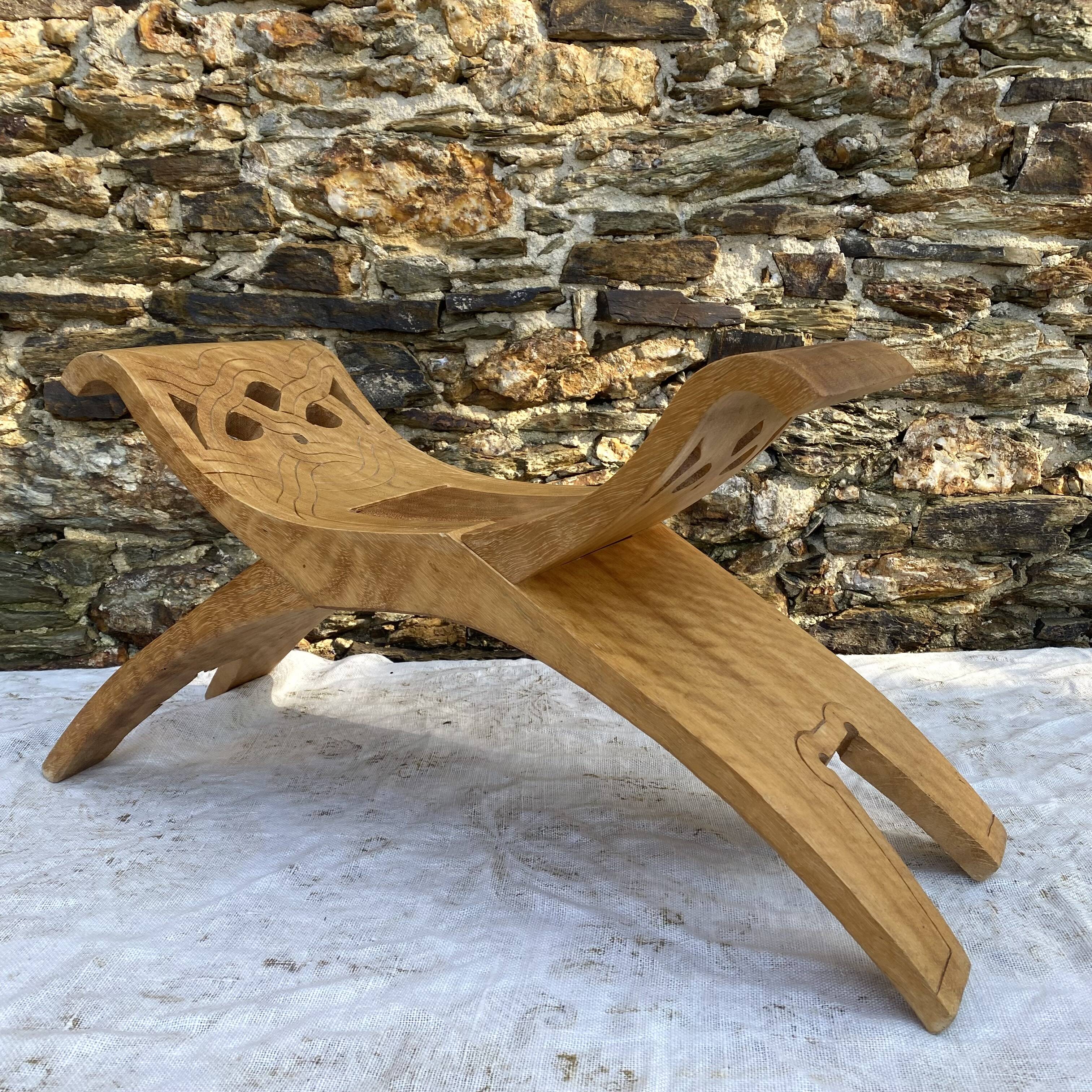 Carved folding stool, Saramaca craftsmanship (Guyana)