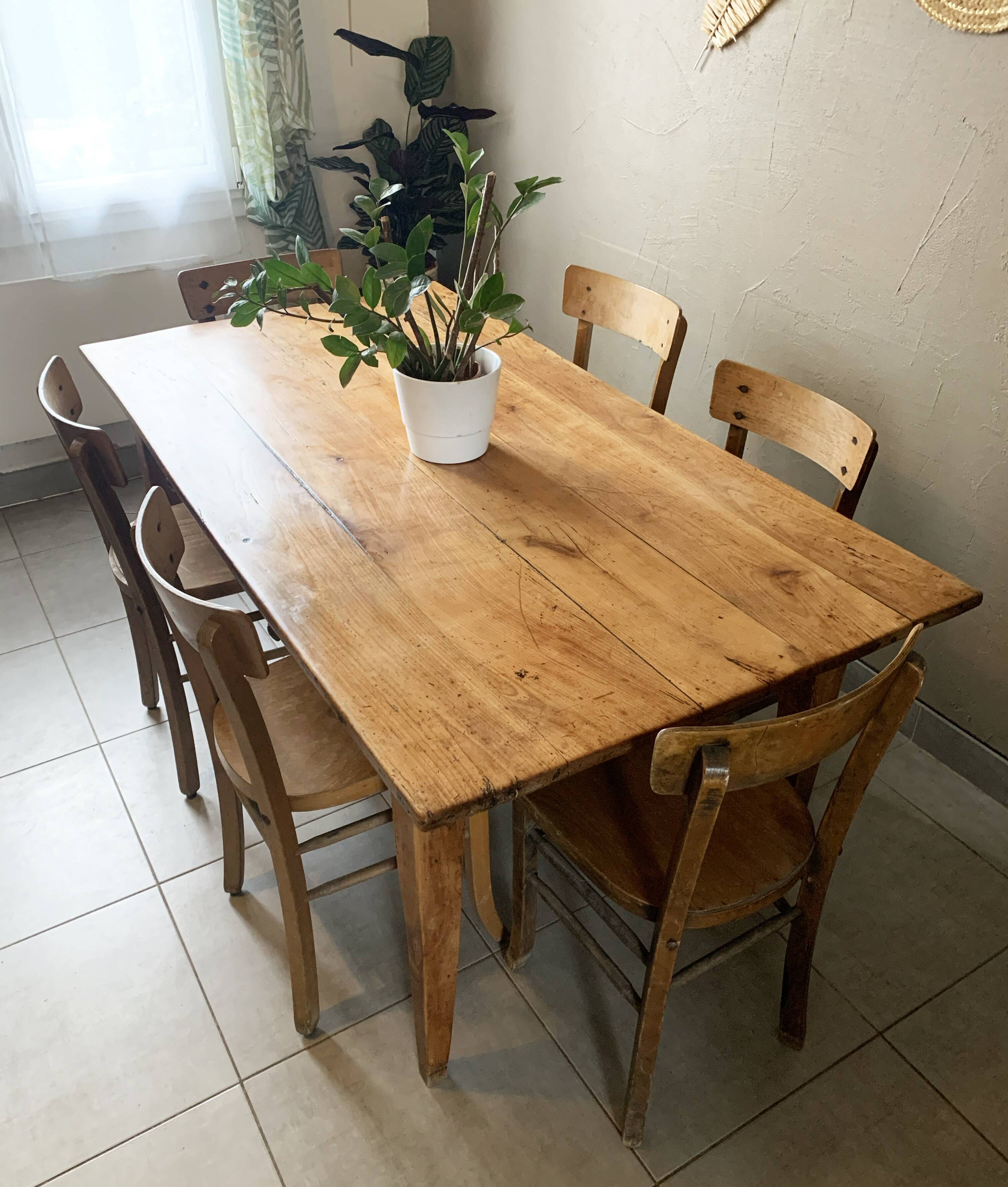 Large vintage farmhouse table from the 50s in solid wood (oak)