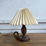 Table lamp in turned wood