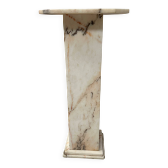 Veined marble presentation column, 20th century.
