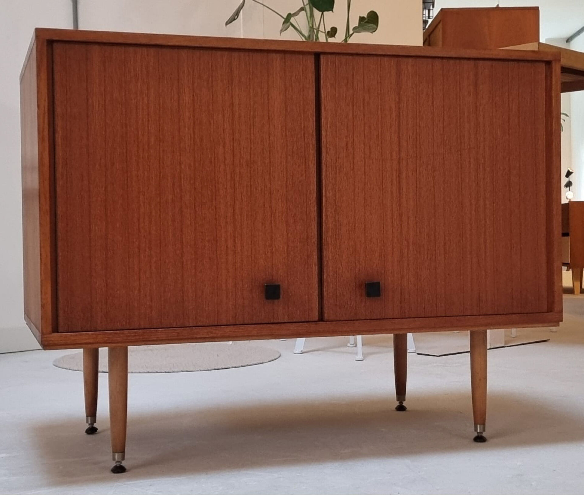 Armoire du milieu du siècle