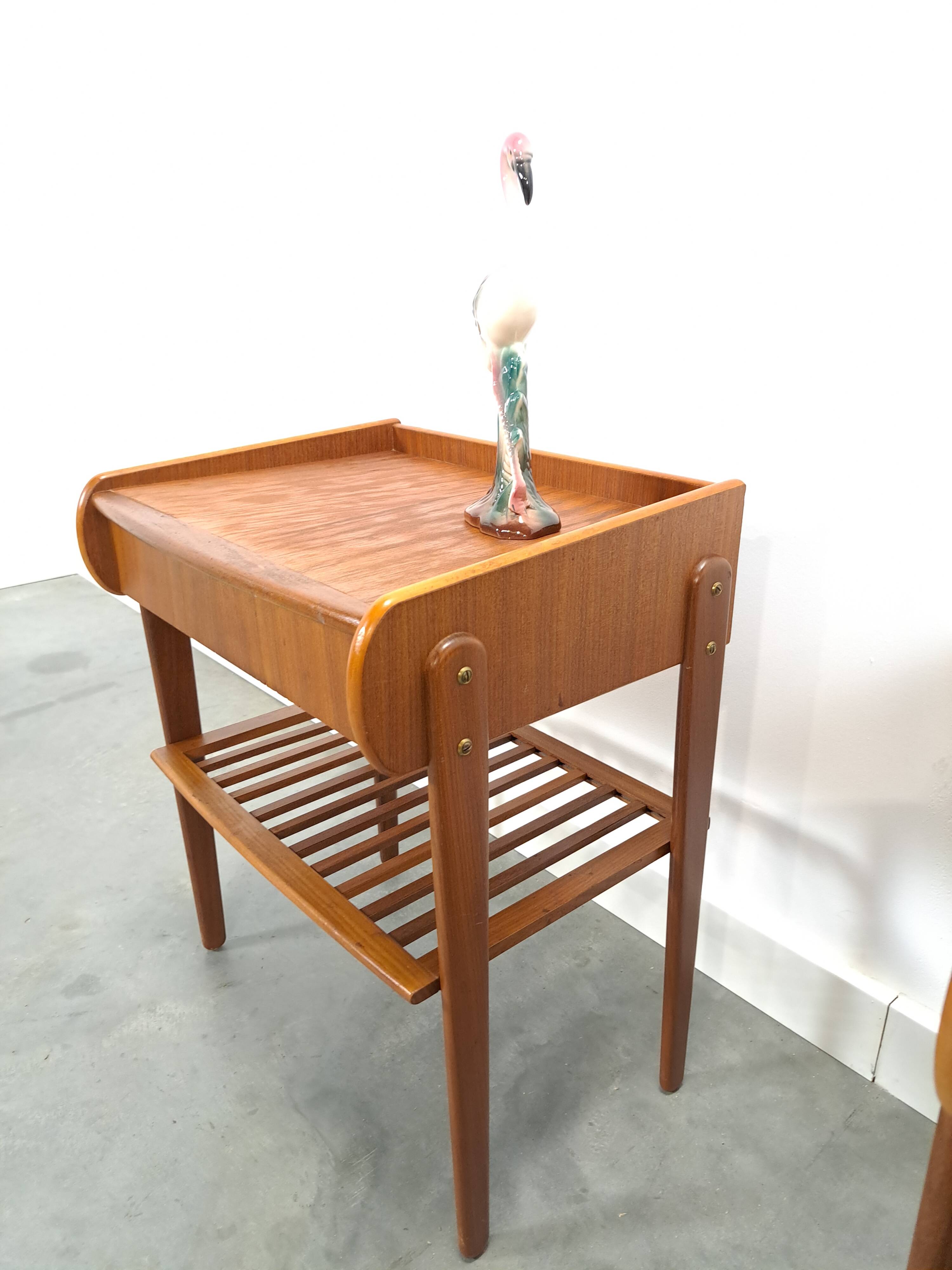 Teak fineer nachtkastjes set met lade uit Zweden