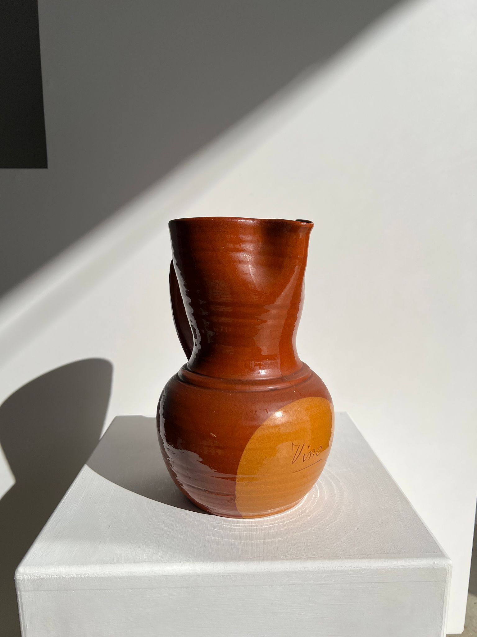 Two-tone brown ceramic wine pitcher H: 24cm