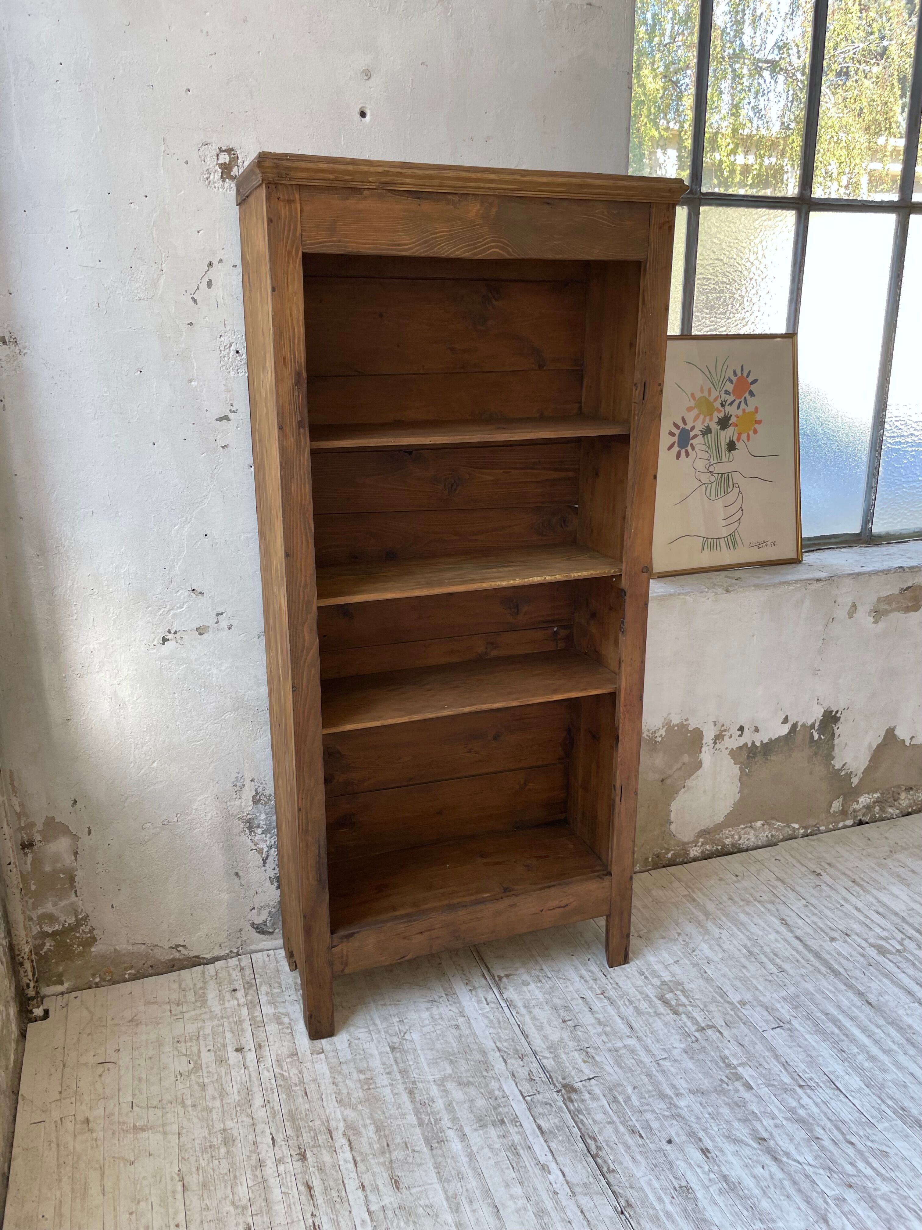 Library bonnetière pine