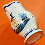 Pitcher decoration at the Breton Faïence of Quimper