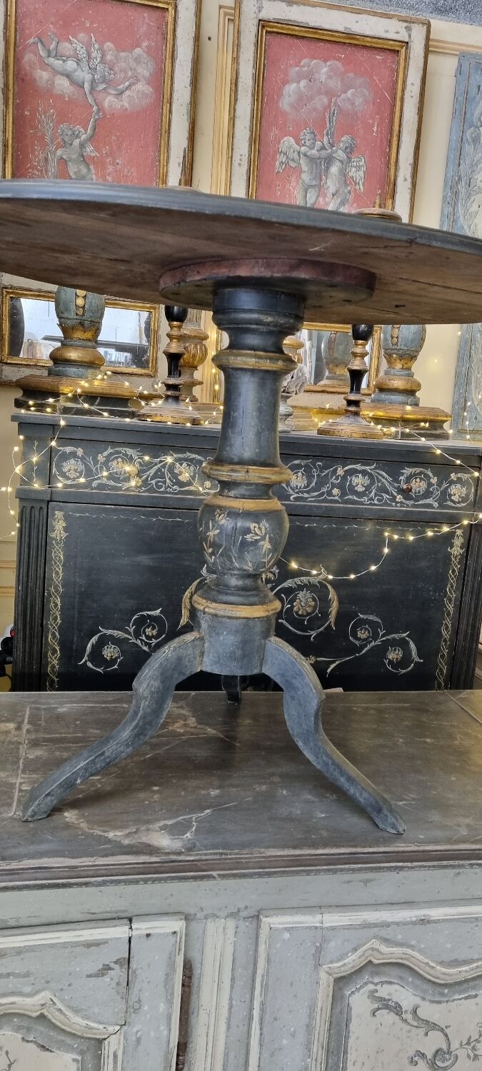 20th century pedestal table