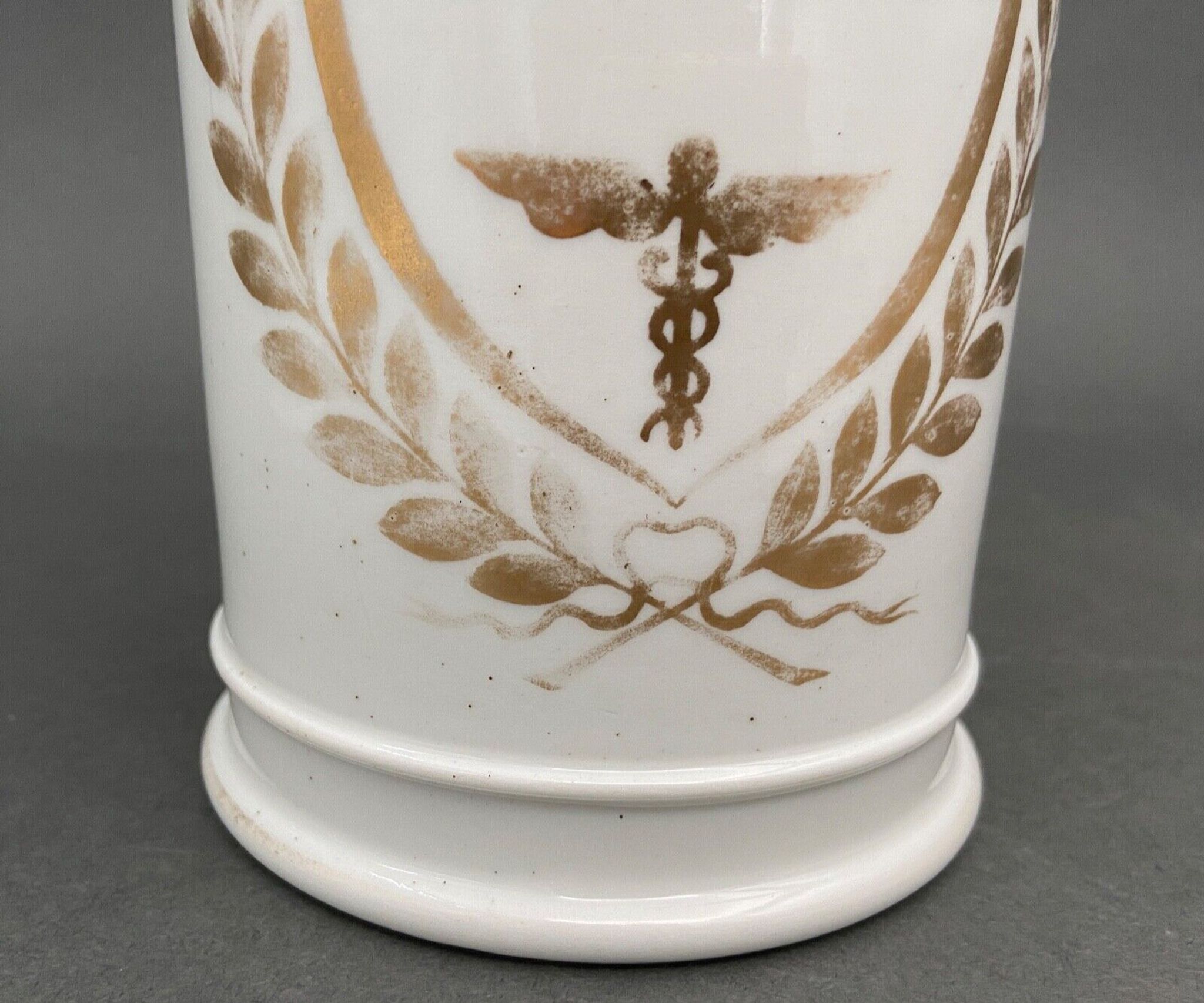2 porcelain medicine jars nineteenth apothecary theriaca extr liquir