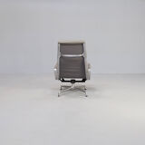 Charles and Ray Eames EA222 soft pad lounge fauteuil for Vitra