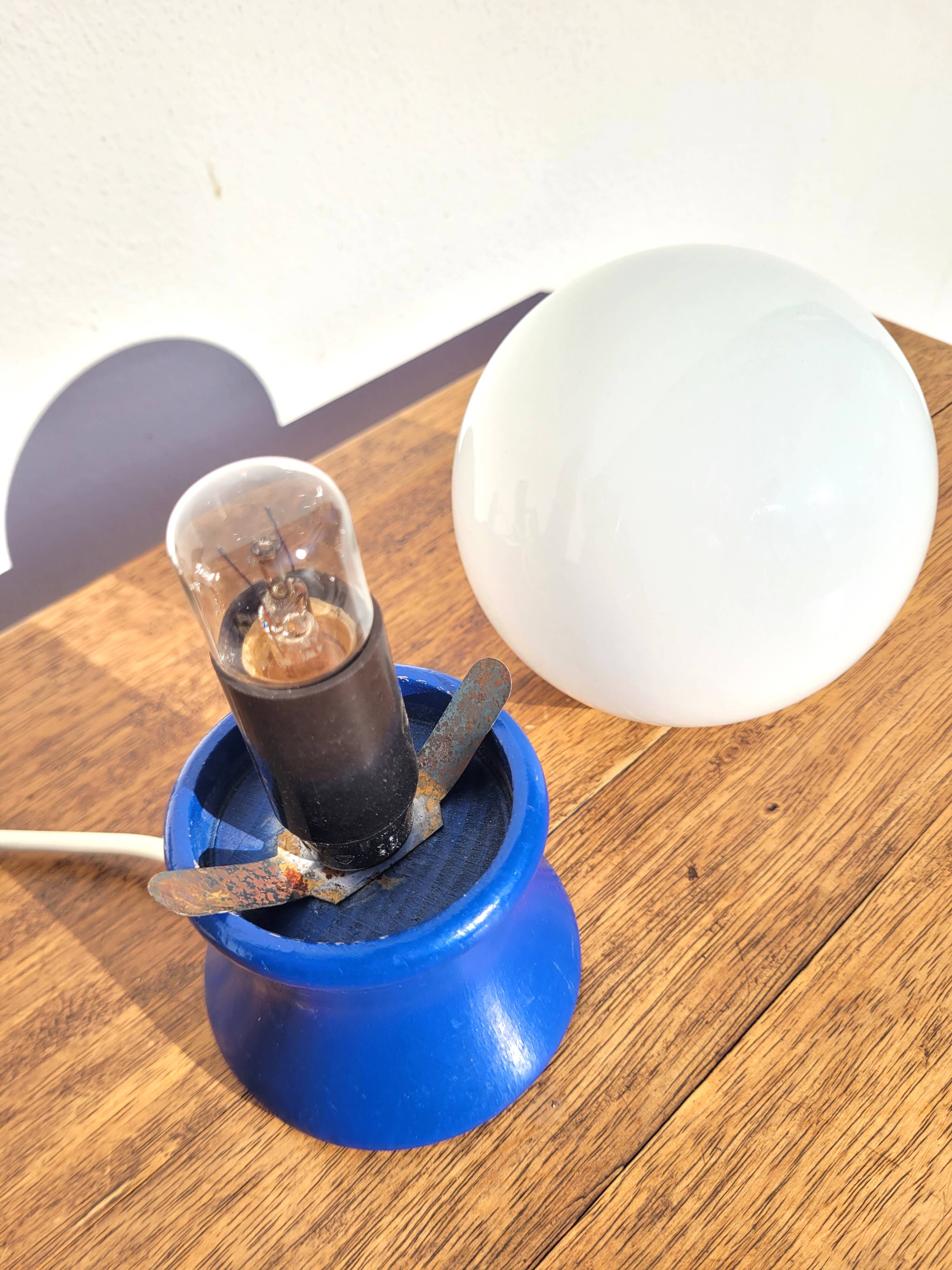 Small vintage blue diabolo foot lamp