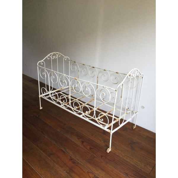 Lit De Bebe Ancien En Fer Forge Selency Lit De Bebe Ancien En Fer Forge Selency
