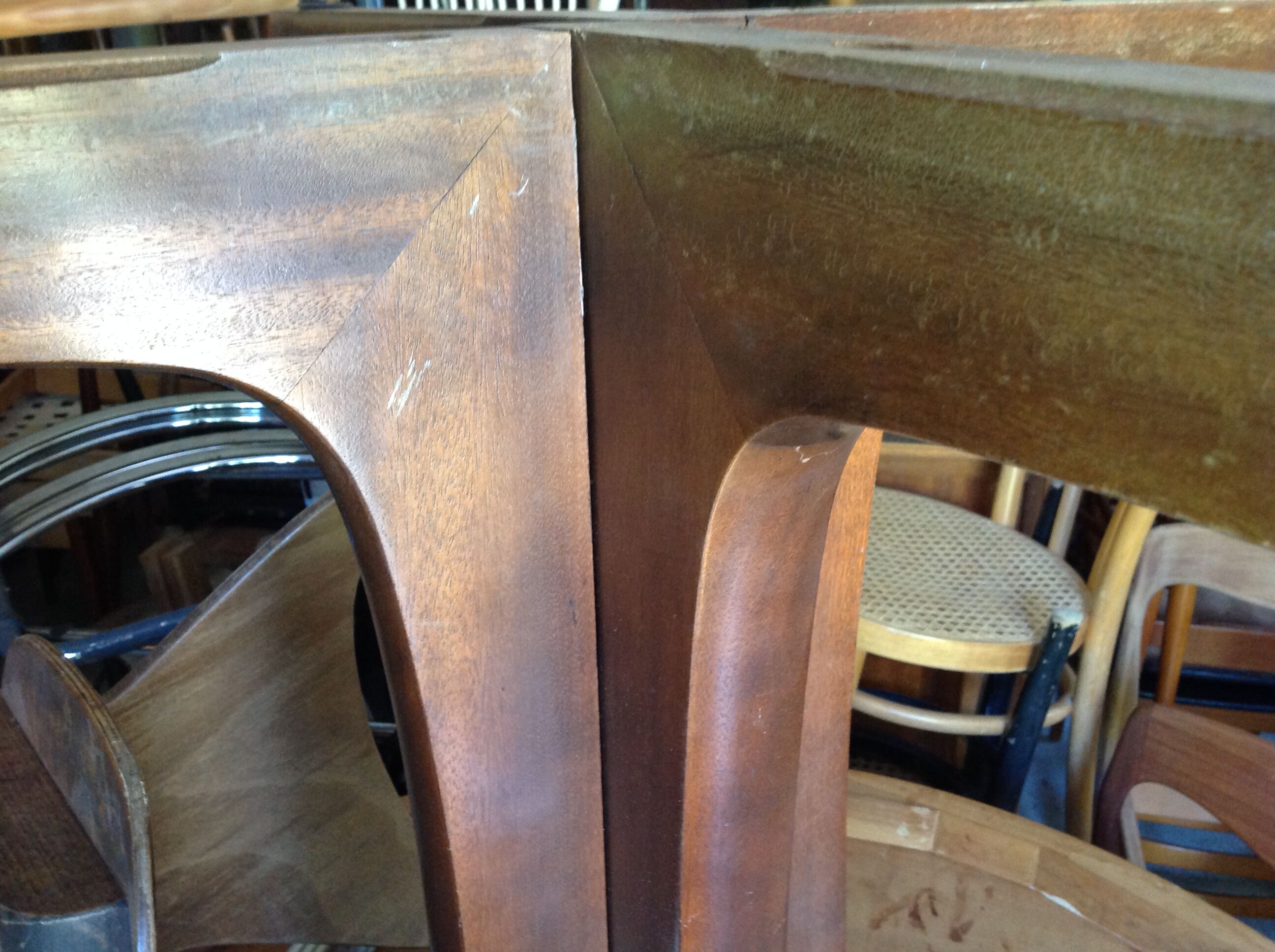 Baumann elm round table 2 extensions