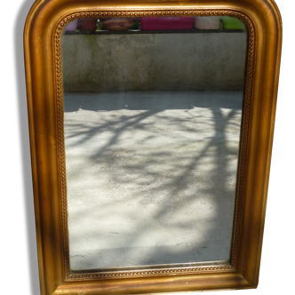 Mirror in gold paint