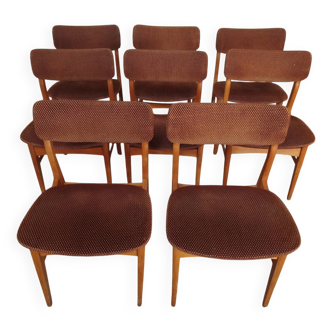 8 Svandinavian style chairs