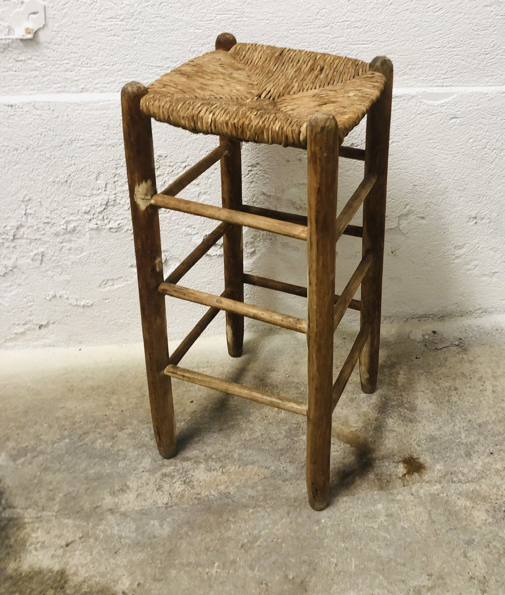 Bar stool
