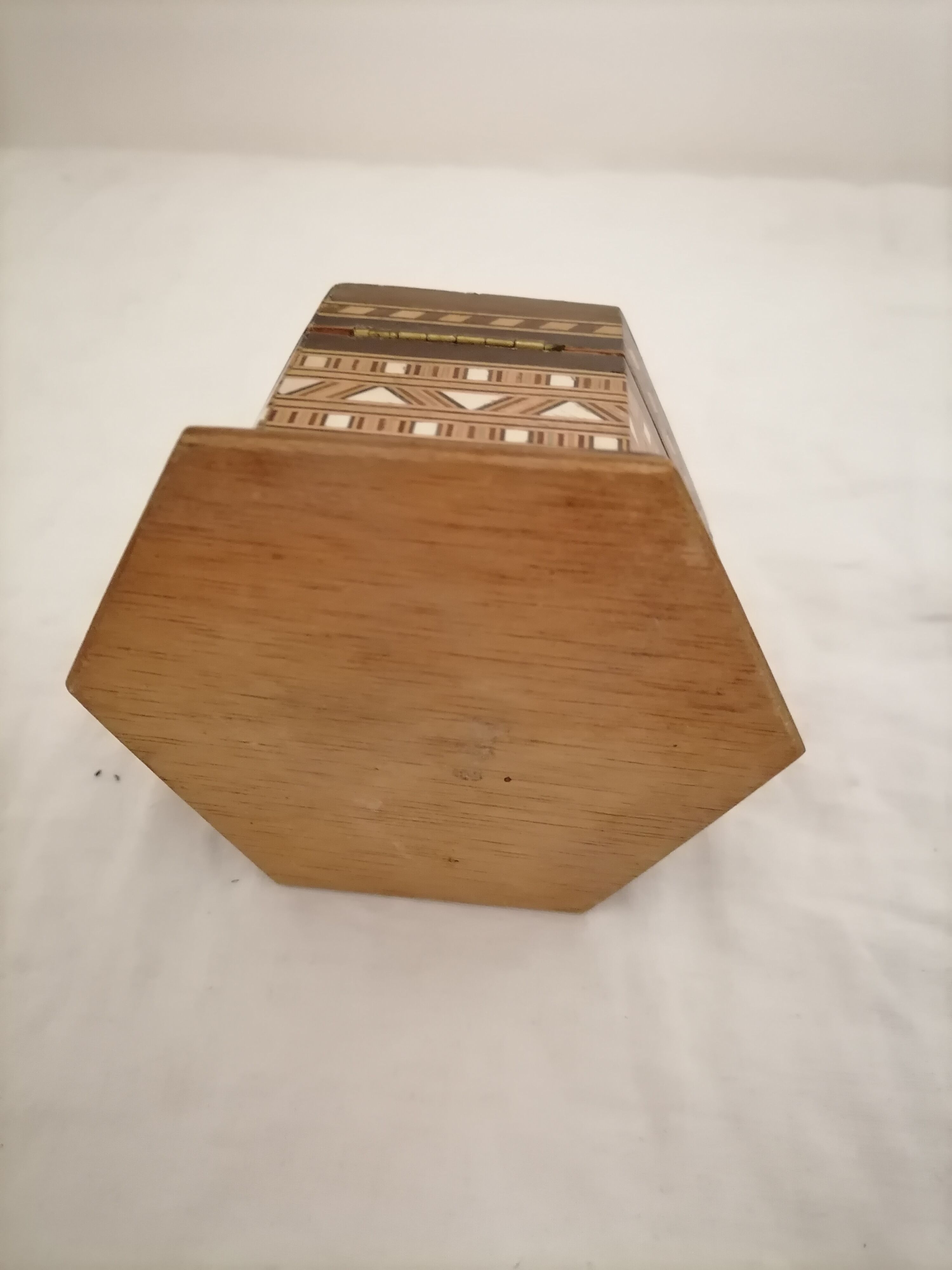 Lot of 2 oriental boxes in marquetry.