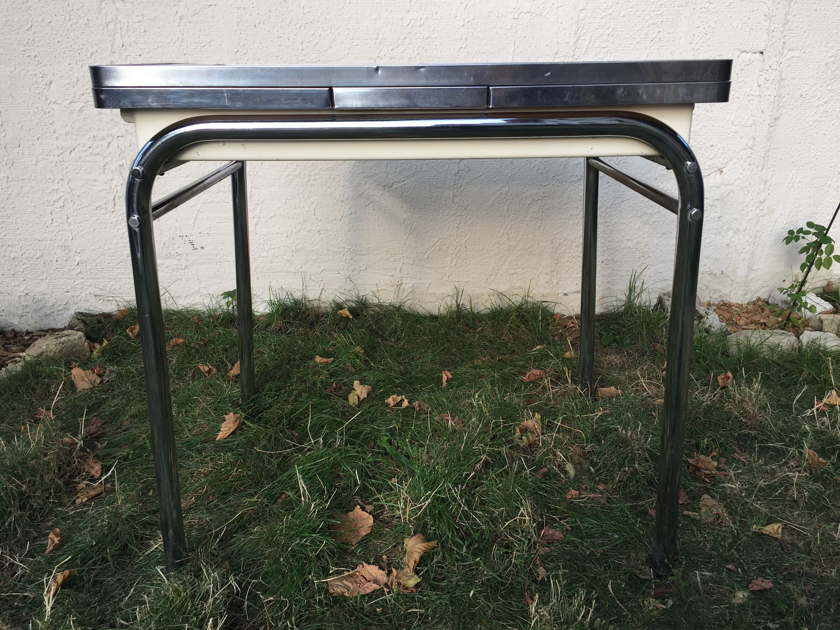 White vintage formica table 60s