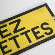 Plaque industrielle d'avertissement "mettez vos lunettes"