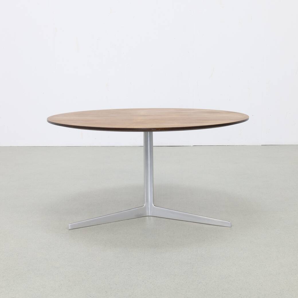 Round Coffee Table by Arne Jacobsen for Fritz Hansen, 1960s