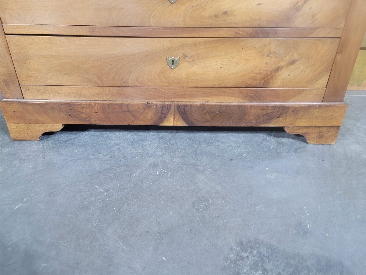 Louis Philippe period chest of drawers in solid walnut.