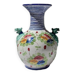 Vase antique, têtes