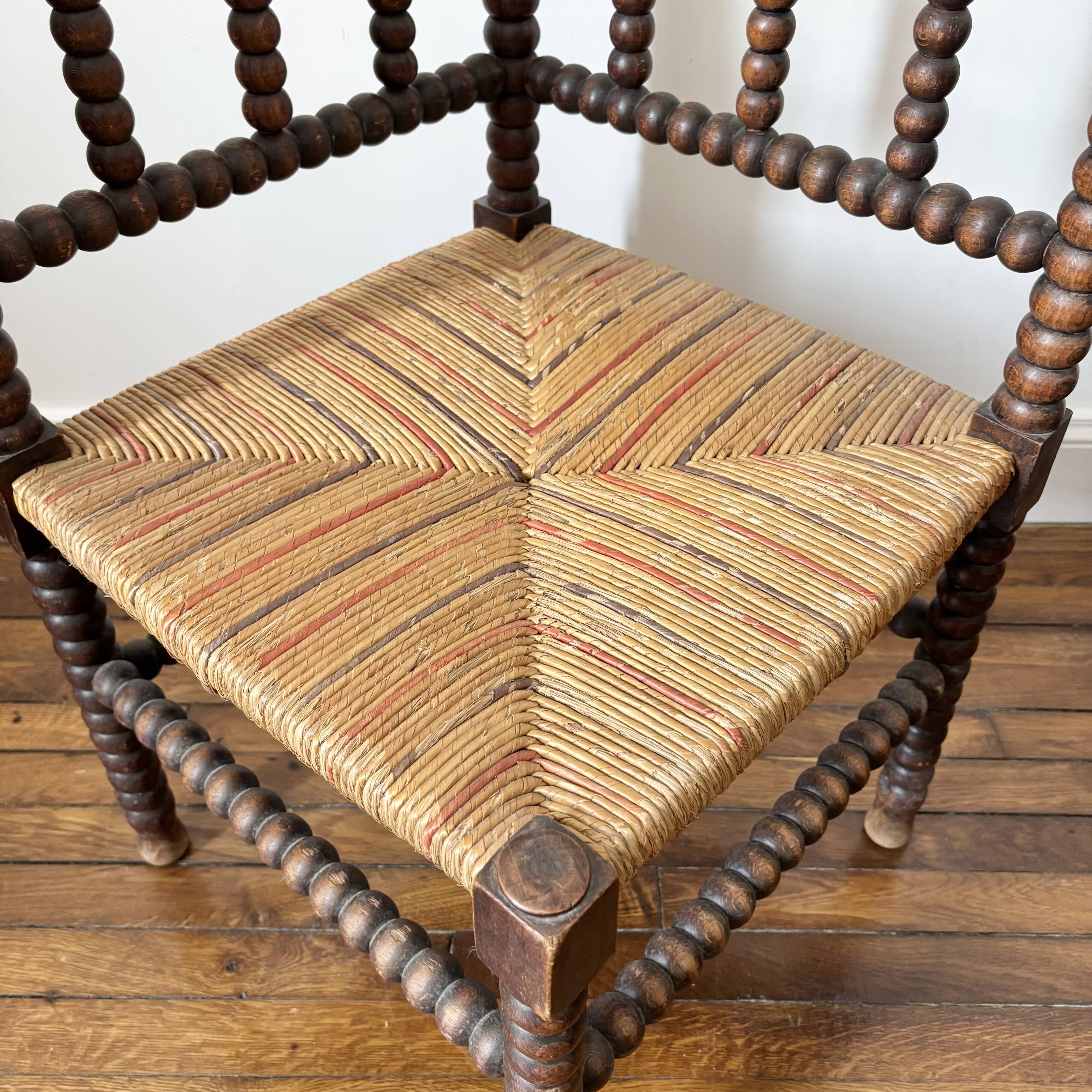 Vintage corner chair in turned wood and straw