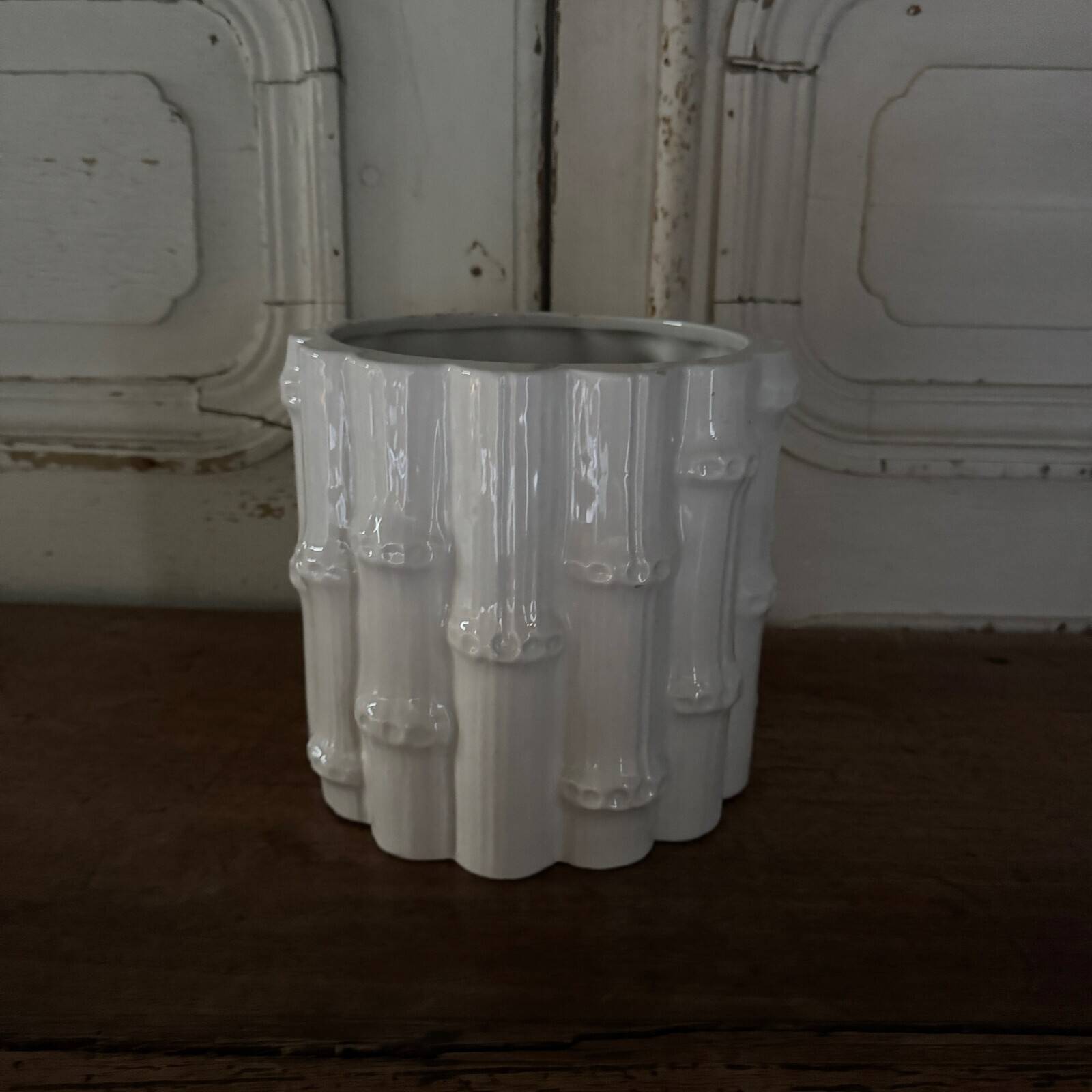 Cache-pot à décor de bambou en céramique blanche 1970 Portugal